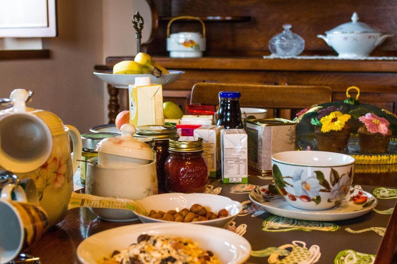Antiche Vie B&B Serramazzoni Eksteriør billede